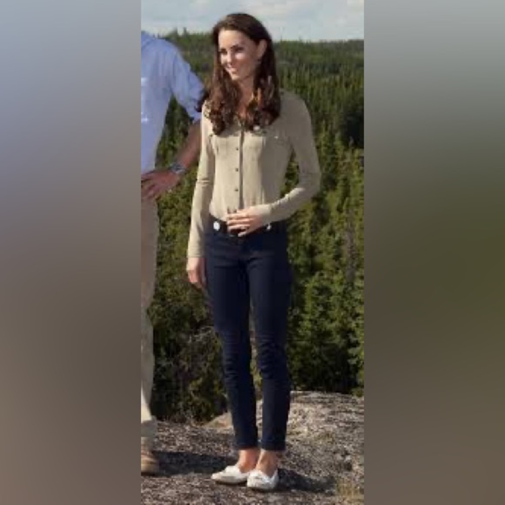 J Brand mid rise dark jeans. Kate Middleton favorite. Size 27.